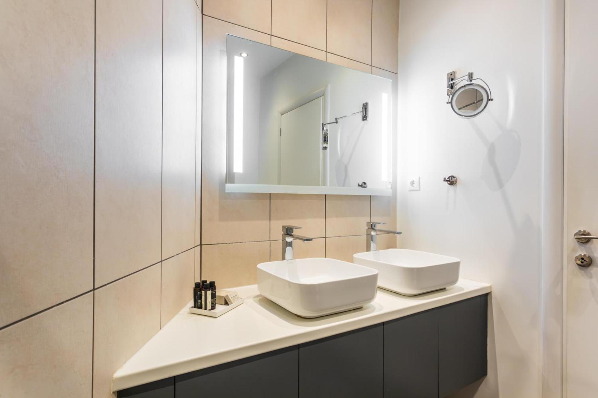 Charming & Comfy 2Bd Apartment In Acropolis Area By Upstreet Atene Esterno foto